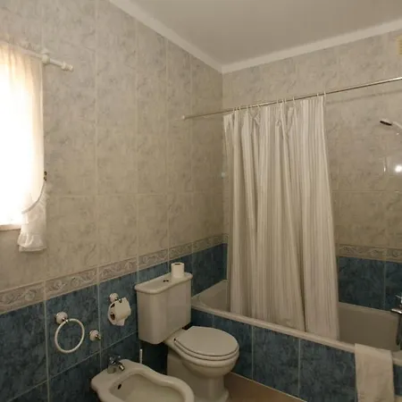 Coral Do Vau מלון דירות 4*