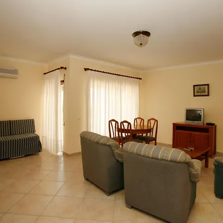 מלון דירות Coral Do Vau 4*