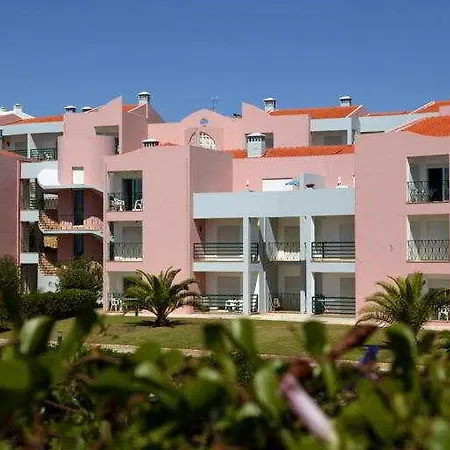 Ξενοδοχείο με διαμερίσματα Coral Do Vau